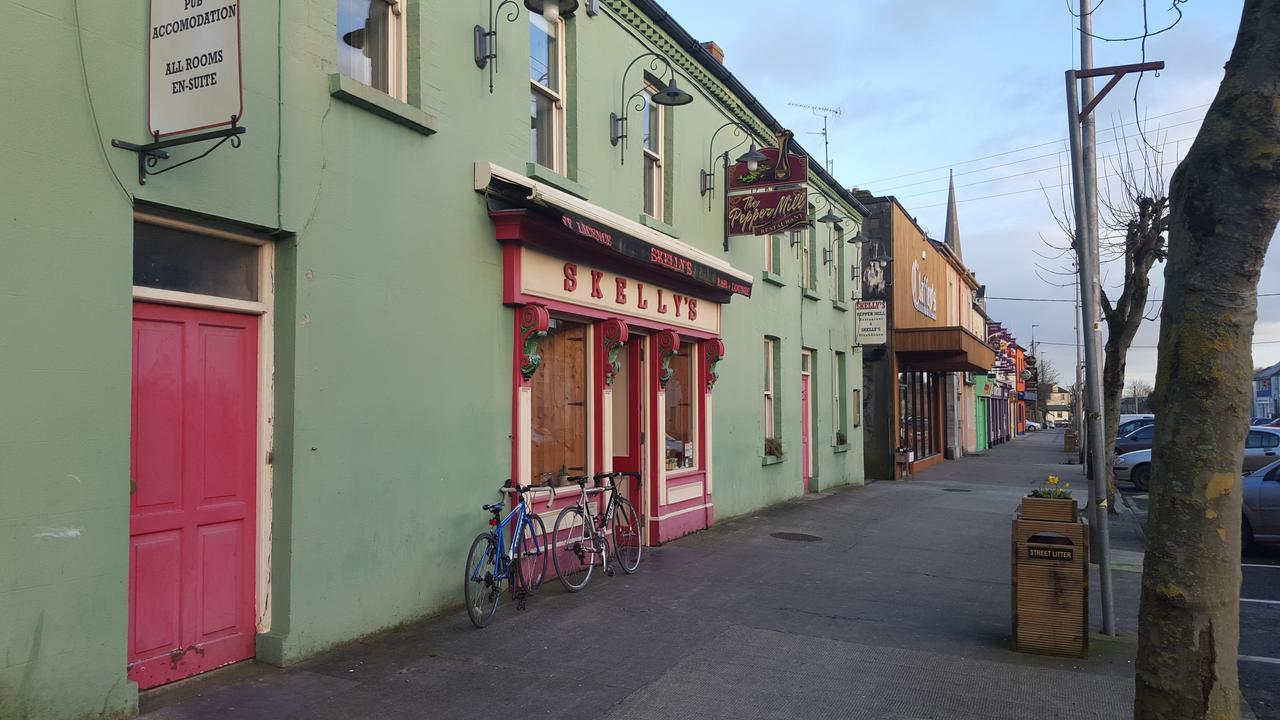 Skellys Hotel Ballymahon Exterior photo